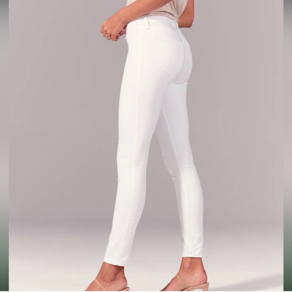 Abercrombie Jeans Size 32 14 White Mid Rise Super Skinny 5-pocket Classy Denim